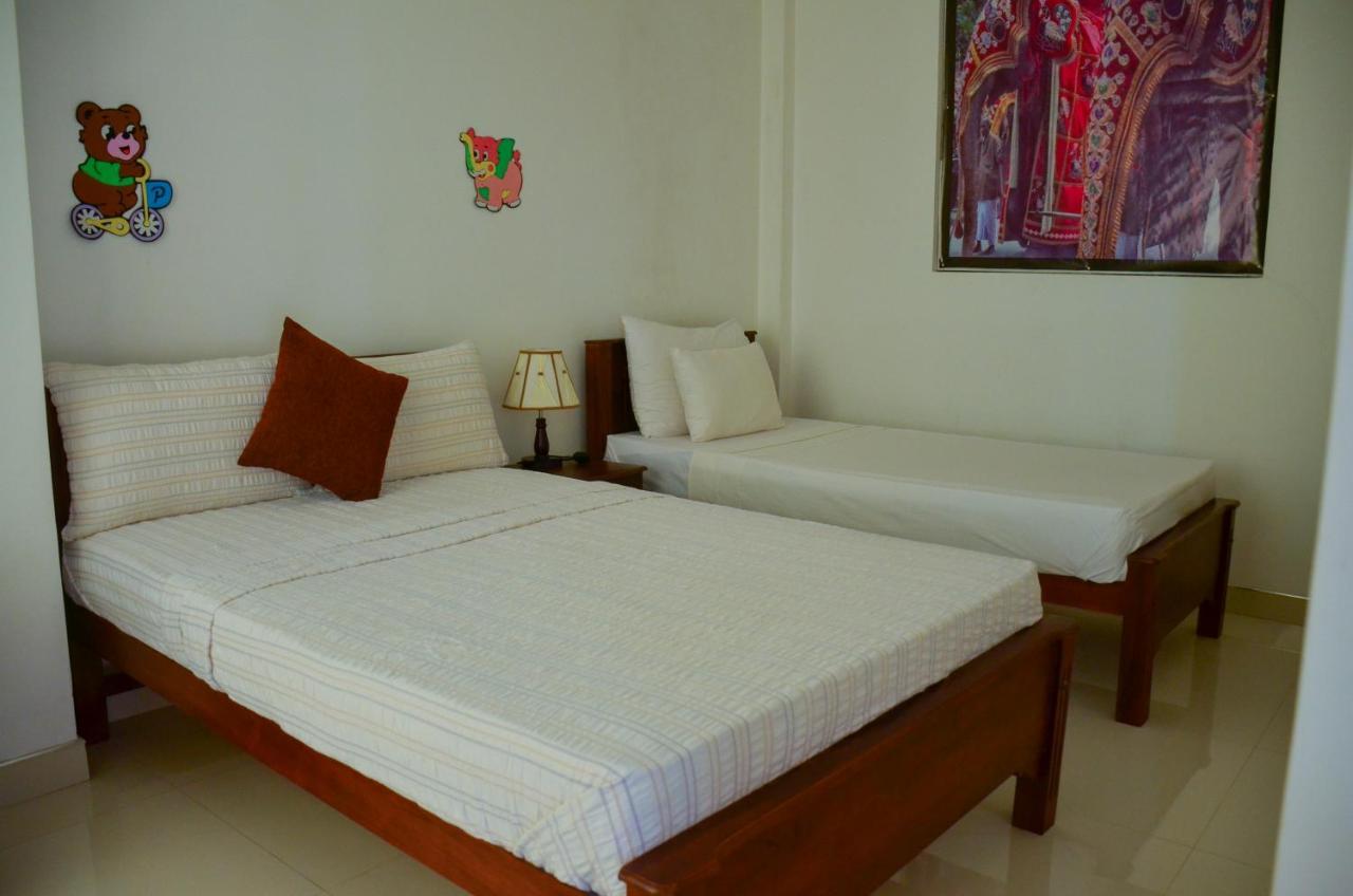 Bed and Breakfast Angel Tower Канди Экстерьер фото